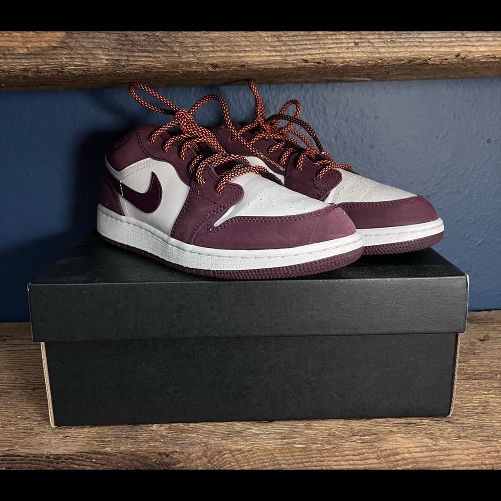 Air Jordan 1 low (gs) size 6.5